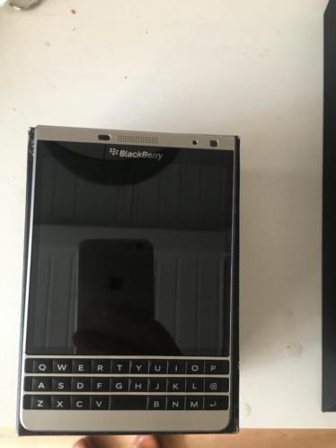 Gratis Blackberry Passport Silver Edition --ZGAN--