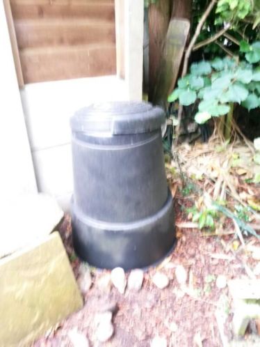 Gratis composteervat compostbak kompostsilo