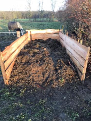 Gratis paardenmest op te halen in Gees