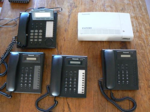 GRATIS Panasonic D208 telefooncentrale met 4 toestlellen