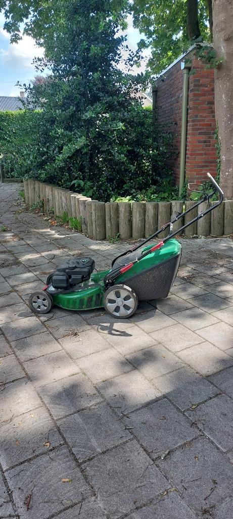 Green Tower motor grasmaaier