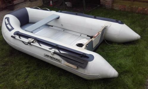 grijse rubberboot merk jenhall