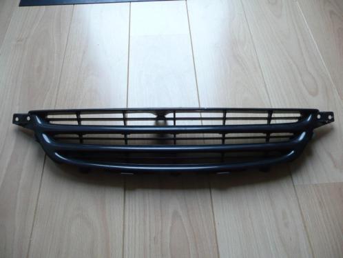 Grill kunstof zwart Toyota Avensis 1998