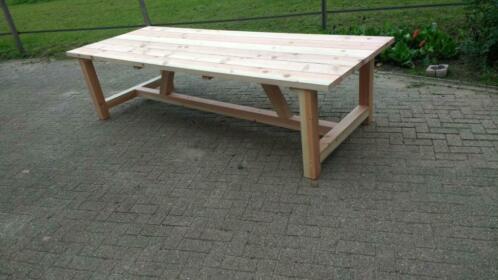 Grote Douglas tuintafel 310x120x76 voor maar 450,-