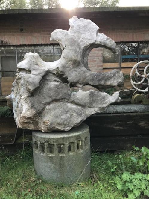 Grote natuurstenen rots uit Thailand als tuinbeeld-1850 kg.