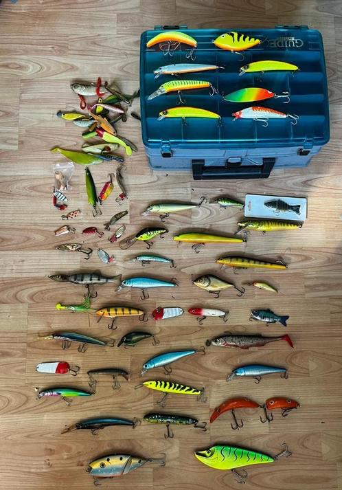 grote roofvis box met 52 kunstaas en nog wat softbaits