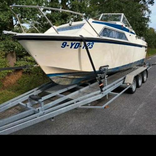 Grote Speedboot Fairline vixen 1984