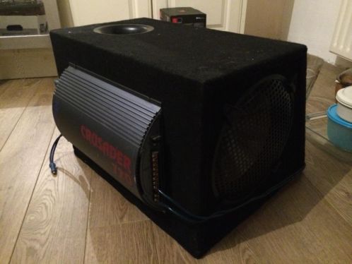 Grote subwoofer met versterker