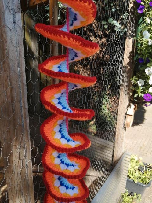 Grote windspinner in mooie kleuren Bijna 1 meter lang