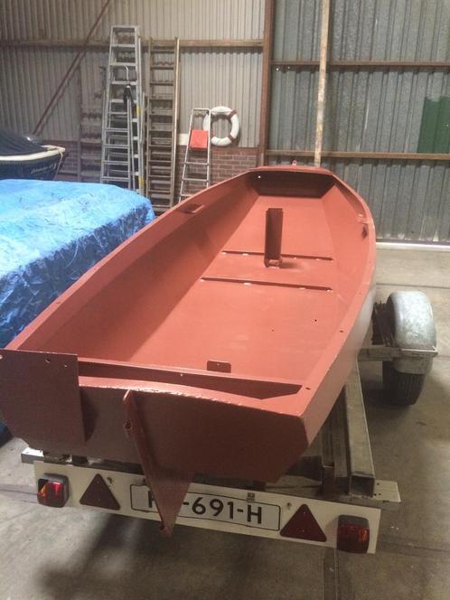 Grouwse schouw, nieuw gecoat, compleet, en incl. trailer