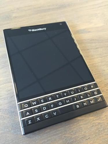 GSM Huys  Blackberry Passport Black Als Nieuw Plus Garantie