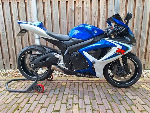 GSX-R 600   gsx r 600  2006  met sportuitlaat