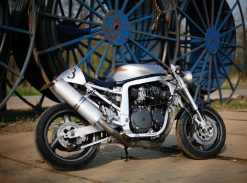 GSXR 750 caferacer