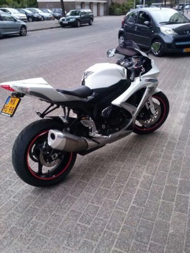 GSXR 750 met 1600 km 03-2010