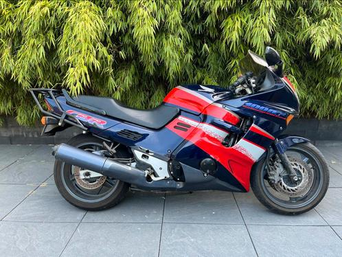 Handige Harry sla je slag Honda CBR 1000 die weg mag 