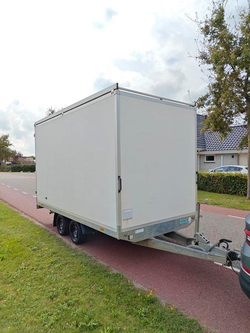 Hapert gesloten aanhanger met Imperiaal