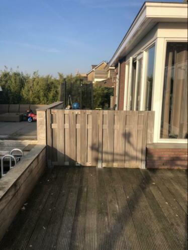 Hardhouten tuinhek met deur