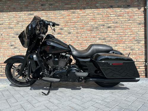 Harley Davidson 103 FLHX Street glide Black out Special pain