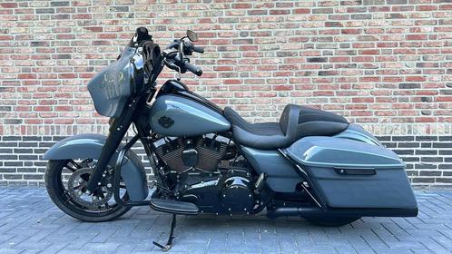 Harley Davidson 103 FLHX Street Glide Gunship Grey