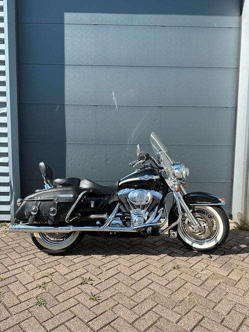 Harley davidson 2003 FLHRCI 88 road king,  2011 nightster