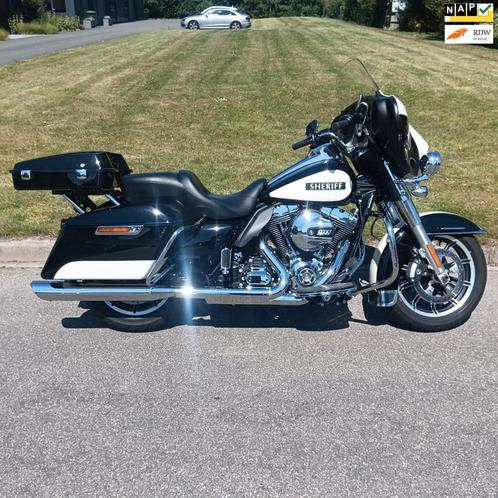 Harley Davidson 2016 FLHTP Electra Glide POLICE 5HD1. Op bes