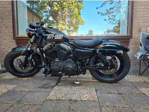 Harley Davidson 48 - 9000 euro. Kan ruilen voor een auto.