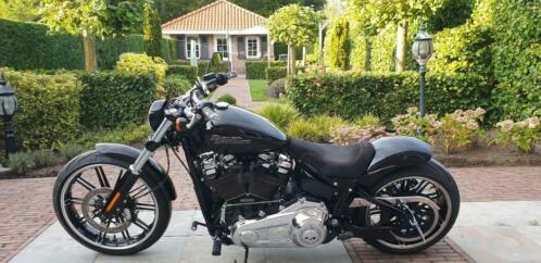 Harley Davidson Breakout 107 Custom