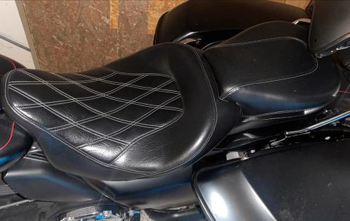 Harley Davidson CVO solo zadel met passagiers zadel ZGAN