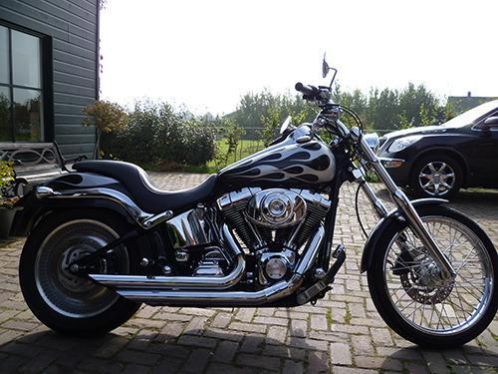 Harley Davidson deuce bj 2001 softail zwart met vlammen