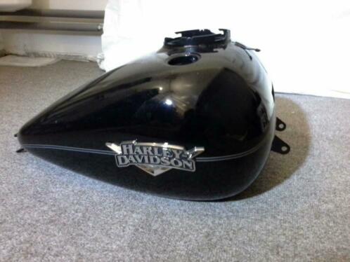 Harley Davidson FLHRC 2011 Vivid Black Lakset (ongebruikt).