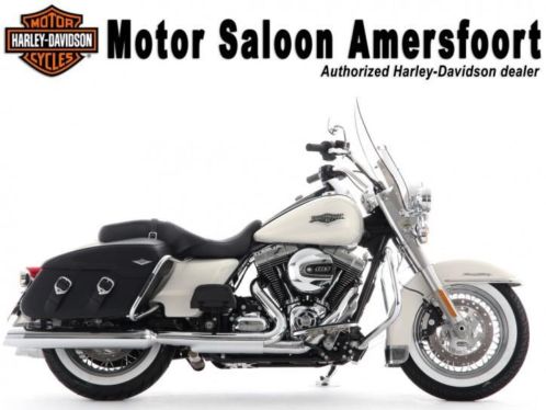 Harley-Davidson FLHRC Road King Classic DEMO AANBIEDING