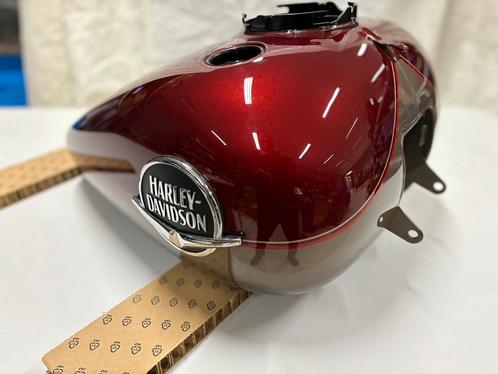 Harley Davidson FLHRC tank voor Road King
