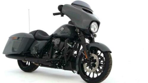 Harley Davidson FLHX Street Glide Special