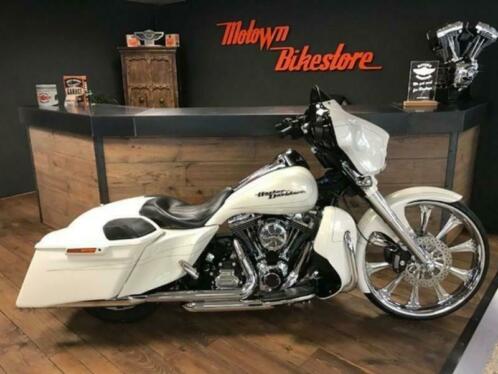 Harley-Davidson FLHXS Streetglide Special Bagger CVO 26 inch