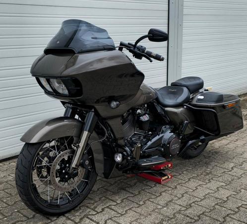 Harley-Davidson FLTRXSE CVO Road Glide BTW