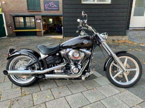 HARLEY-DAVIDSON FXCWC ROCKER C (bj 2010) 13.644km NL motor