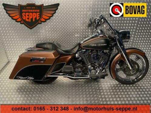 HARLEY-DAVIDSON ROADKING CUSTOM BAGGER. (bj 2005)