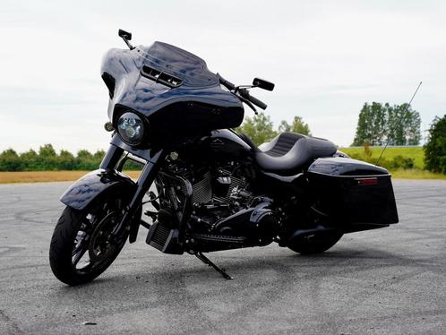 Harley-Davidson Street Glide Special 107 FLHXST Blacked-out