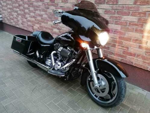 HARLEY-DAVIDSON STREET GLIDE SPECIAL FLHXS (bj 2013)