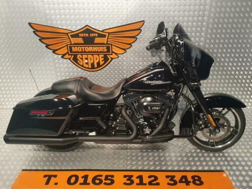 HARLEY-DAVIDSON STREET GLIDE SPECIAL FLHXS (bj 2015)