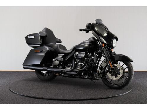 Harley Davidson streetglide special FLHXS blacked-out 7200km