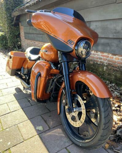 Harley-Davidson streetglide touring custom 2011