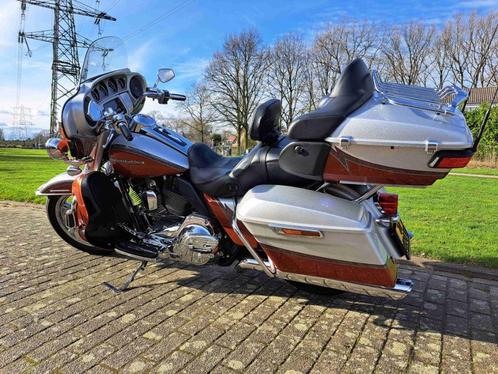 Harley Davidson Ultra Limited CVO met 20d km nieuwstaat