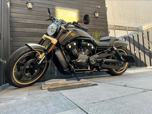 Harley Davidson V-Rod Muscle JPS (bj2014)