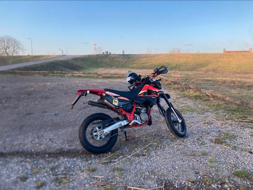 Hele dikke snelle aprillia mx125 supermoto 32pk