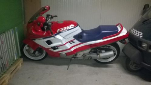 HELE MOOIE Honda CBR 1000CC CBR1000F goede toermotor koopje