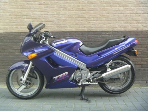 Hele mooie kawasaki zzr 250 met 17500 km voor a2 rijbewijs