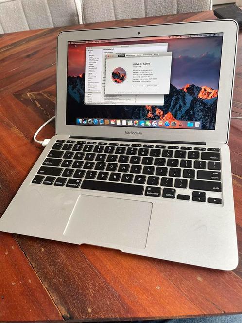 Hele nette MacBook Air 11 inch. 1,6Ghz i5 2GB