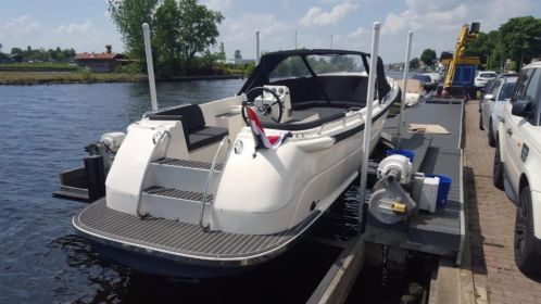 Hellas Watersport op de Hiswa te water met Primeur sloepen