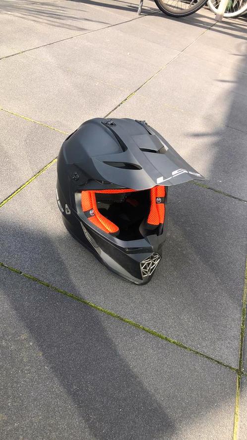 Helm een aantal x gebruikt maat M